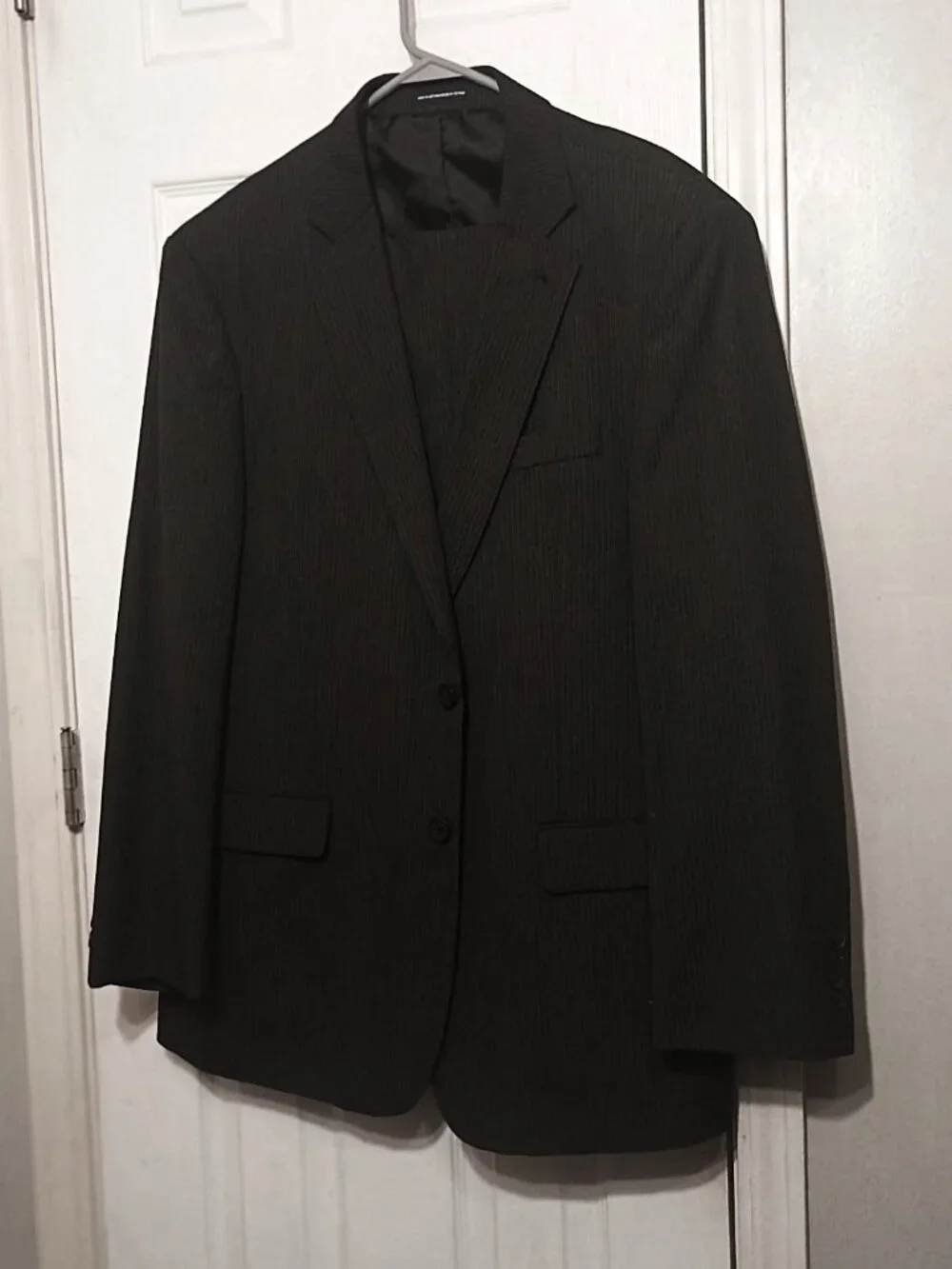 Stafford Men Dark Gray Pinstripe 2 Piece Suit  46R